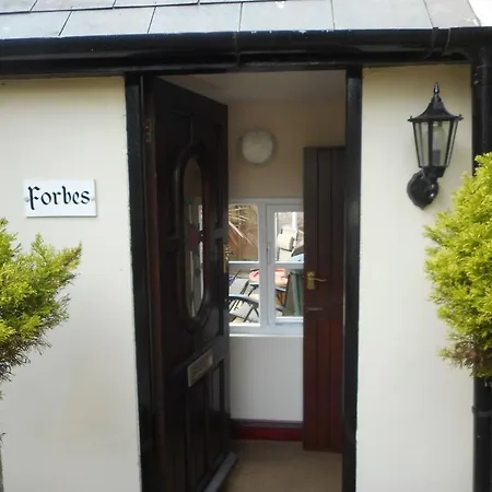 The Smugglers Restaurant With Guest house