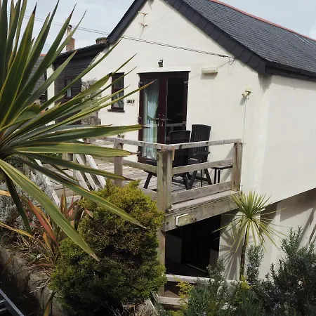Guest house The Smugglers Restaurant With 4*